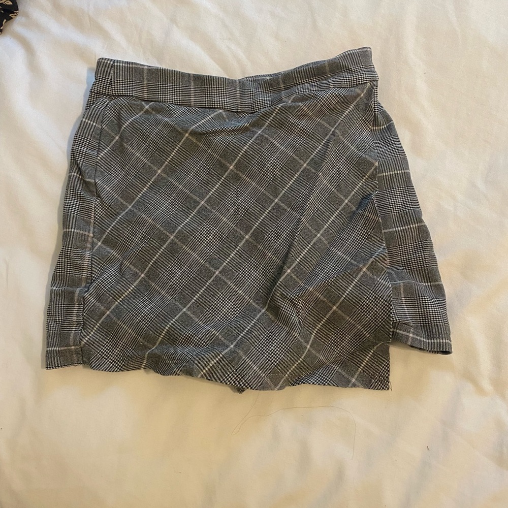 Garage skort